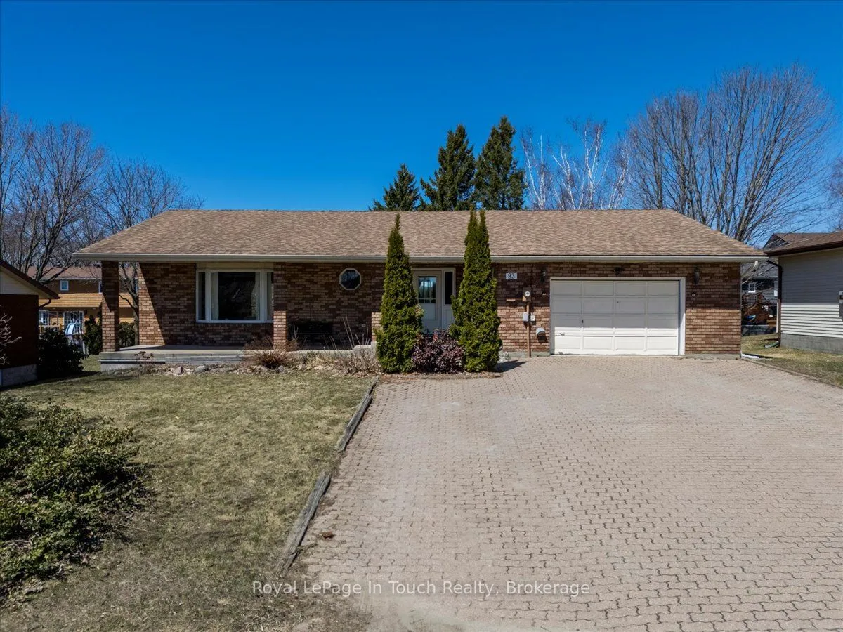 93 Edward Street, Penetanguishene, ON L9M 1J3