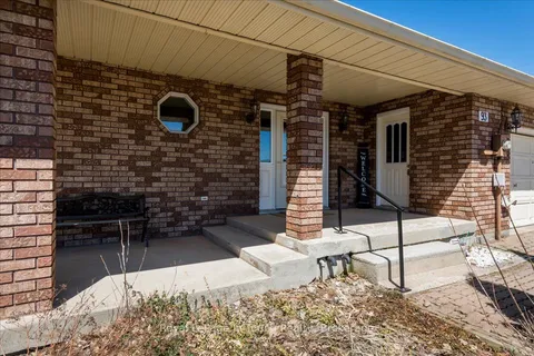 93 Edward Street, Penetanguishene, ON L9M 1J3