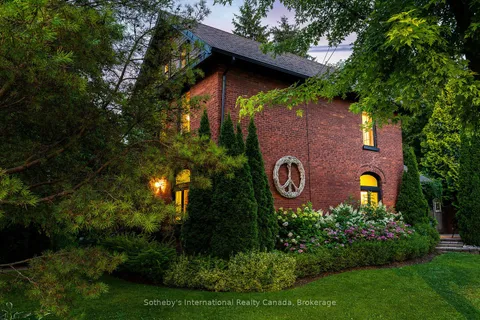 2 Erie Street, ON L9Y 1P4