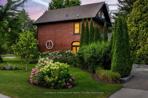 2 Erie Street, ON L9Y 1P4