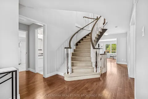 69 CITYVIEW Circle, ON L4N 7V1