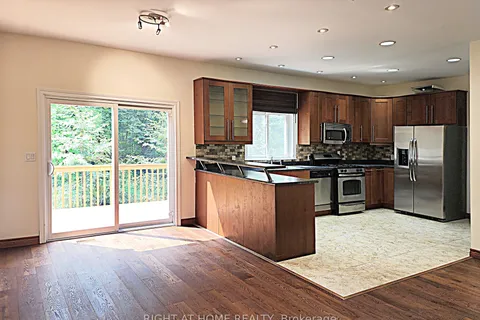 2384 Champlain Road, Tiny, ON L9M 0C9