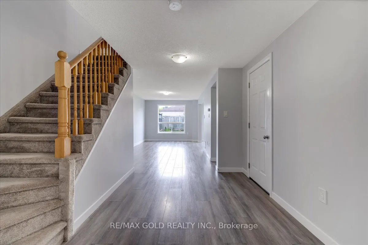 260 Dunsmore Lane, Barrie, ON L4M 7A7