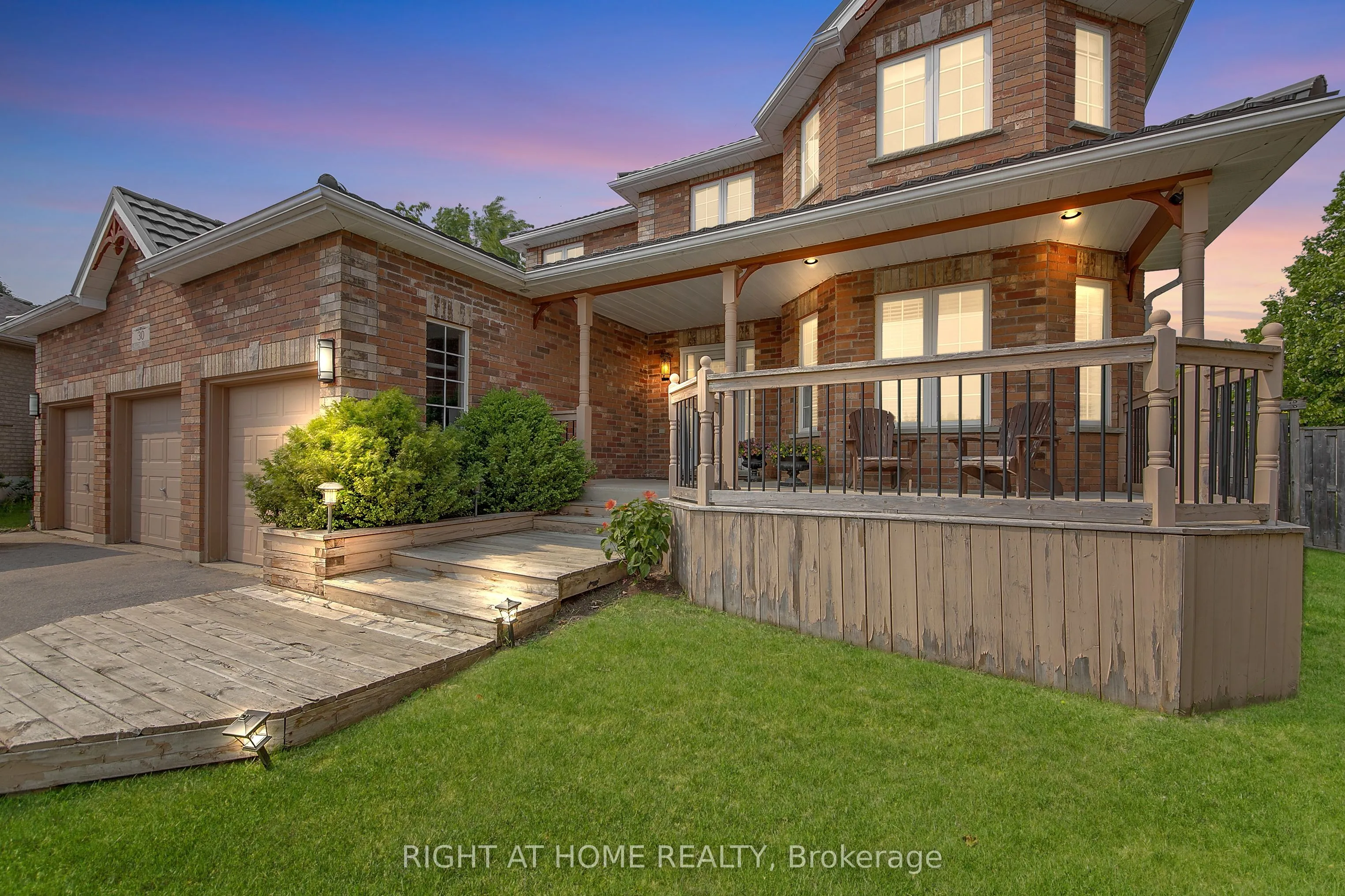 30 Ruffet Drive, Barrie, ON L4N 0P1