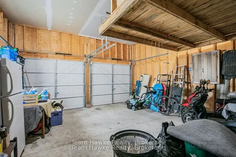22 LAURIER Boulevard, ON L9M 0J2