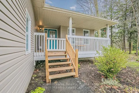22 LAURIER Boulevard, ON L9M 0J2