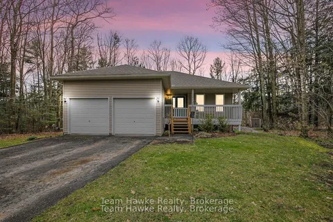 22 LAURIER Boulevard, ON L9M 0J2