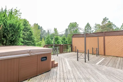 19 Crystalwood Lane, ON L9X 0K3