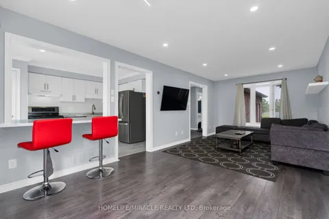 392 Livingstone Street, ON L4N 7M9