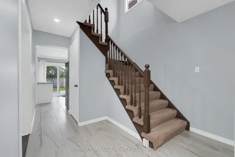 392 Livingstone Street, ON L4N 7M9