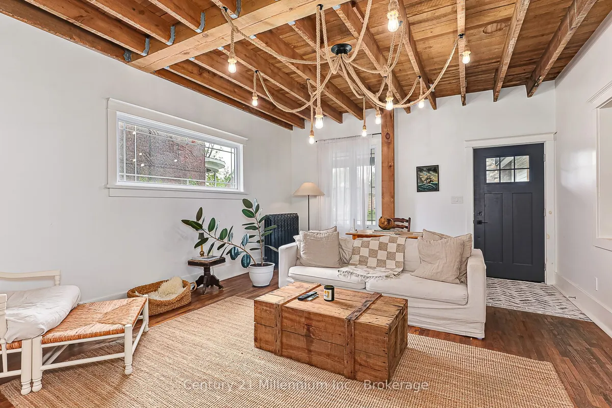 285 Maple Street, ON L9Y 2R3