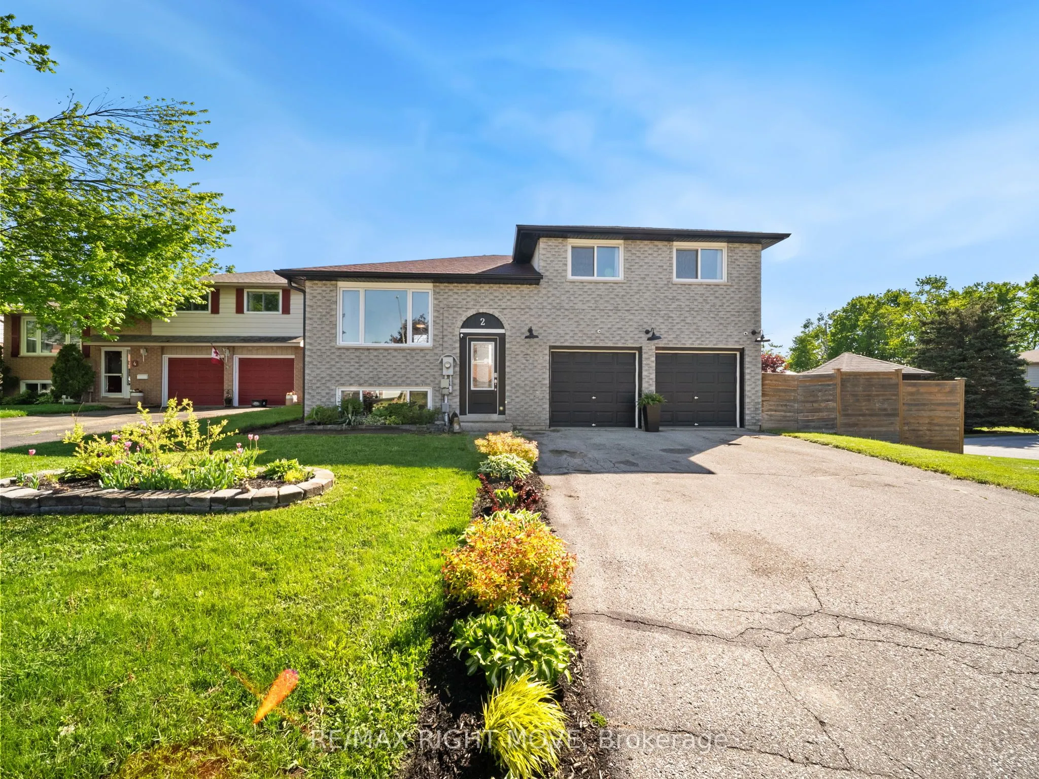 2 Chestnut Place, ON L3V 7N9