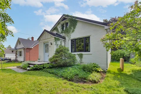 4 MULHOLLAND Street, ON L4N 1X2