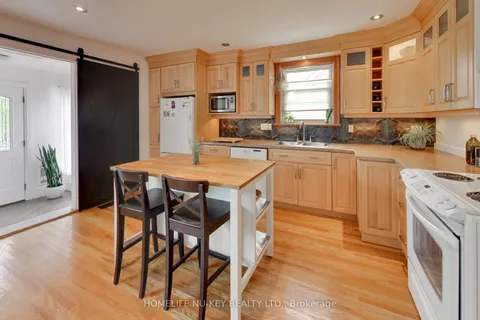 4 MULHOLLAND Street, ON L4N 1X2