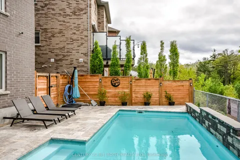 61 Muirfield Drive, ON L4N 6J9