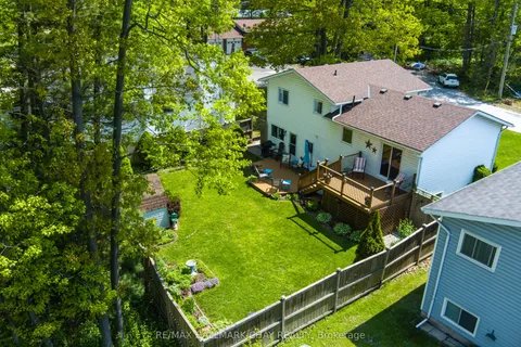 15 Oaktree Court, ON L9Z 2S3