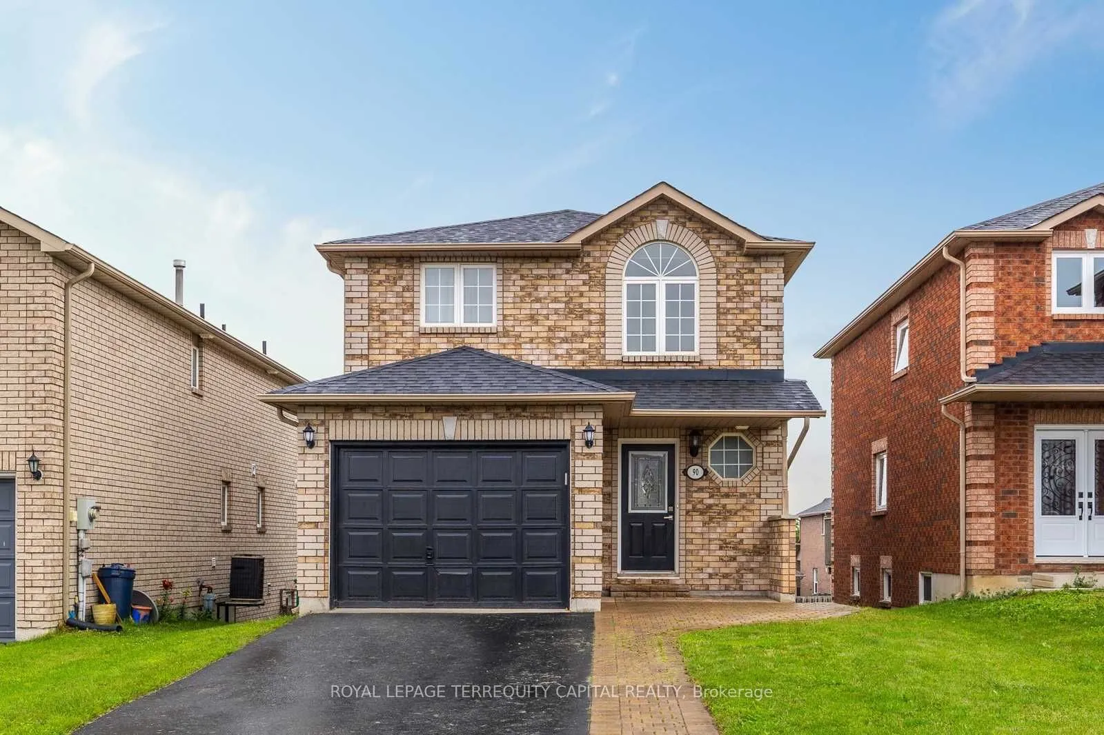 90 Courtney Crescent, Barrie, ON L4N 5S9