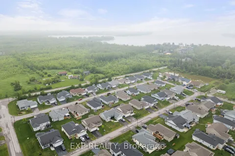 10 Sinclair Crescent, ON L3V 8K1