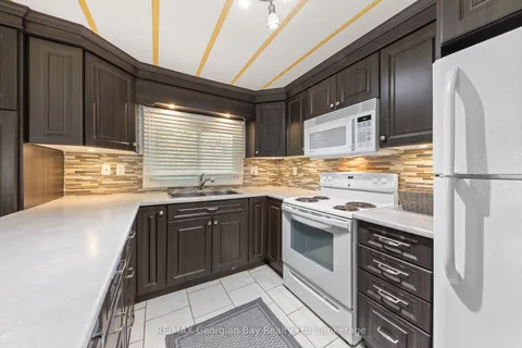 3 Lakeshore Road, ON L4R 0B9