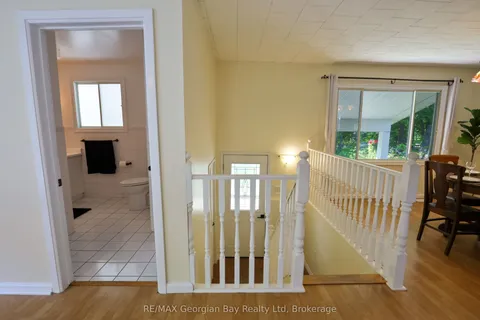 8 ROBIN Court, ON L9M 0B9