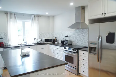 9 Rosenfeld Drive, ON L4M 5X3