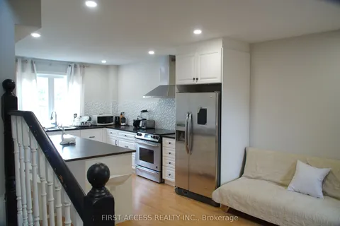 9 Rosenfeld Drive, ON L4M 5X3
