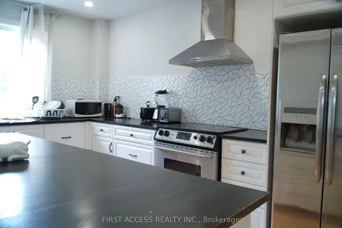 9 Rosenfeld Drive, ON L4M 5X3