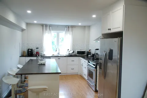 9 Rosenfeld Drive, ON L4M 5X3