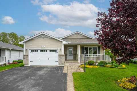 92 New York Avenue, ON L9Z 3A8