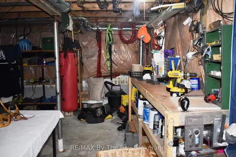 810 River Road, ON L9Z 2M7