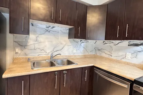 75 Prince William Way, ON L4N 7P5