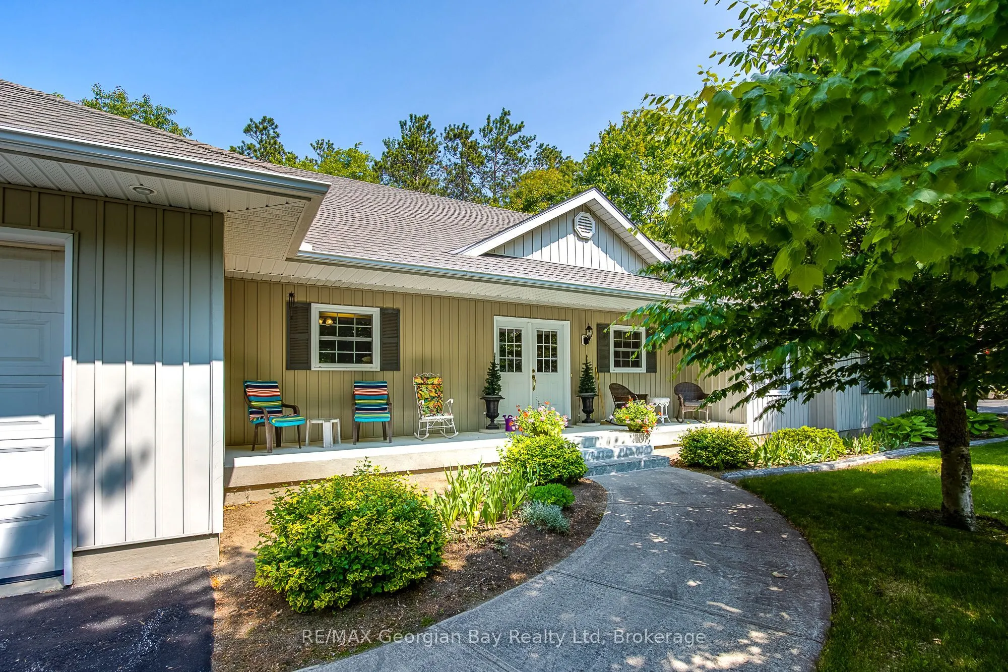25 STERLING Drive, ON L0L 2T0
