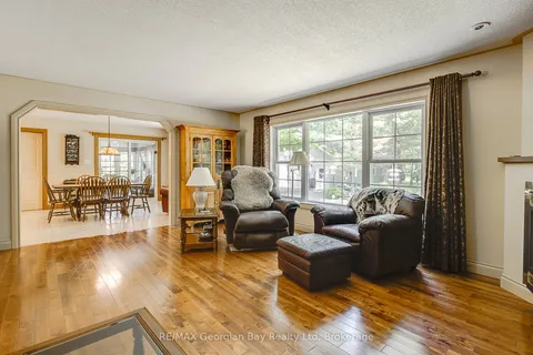 25 STERLING Drive, ON L0L 2T0