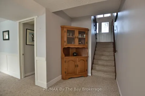 95 Royal Beech Drive, ON L9Z 1M5