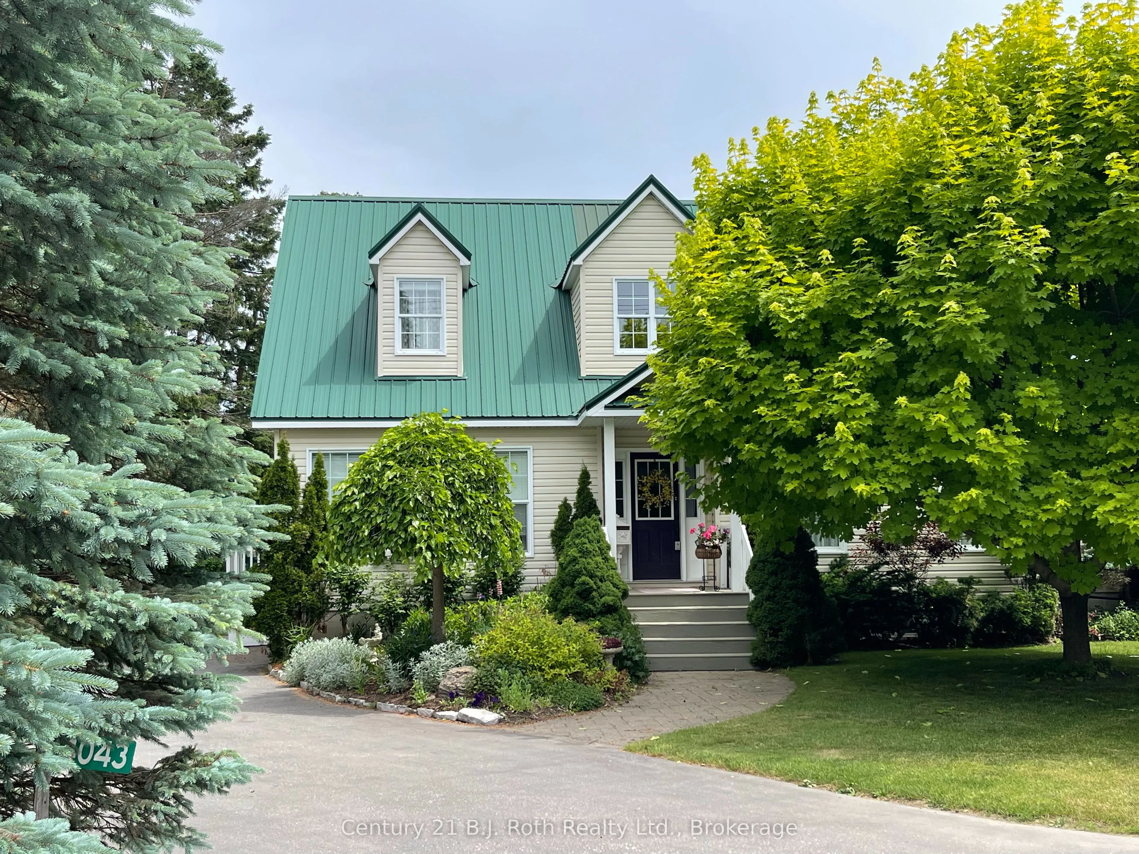 4043 Digby Drive, Severn, ON L3V 0X4