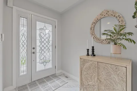 103 Diana Way, ON L4M 7J2