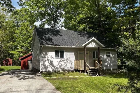2135 Champlain Road, ON L9M 0B1