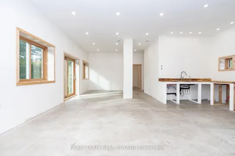 2576 Champlain Road, ON L9M 0C9