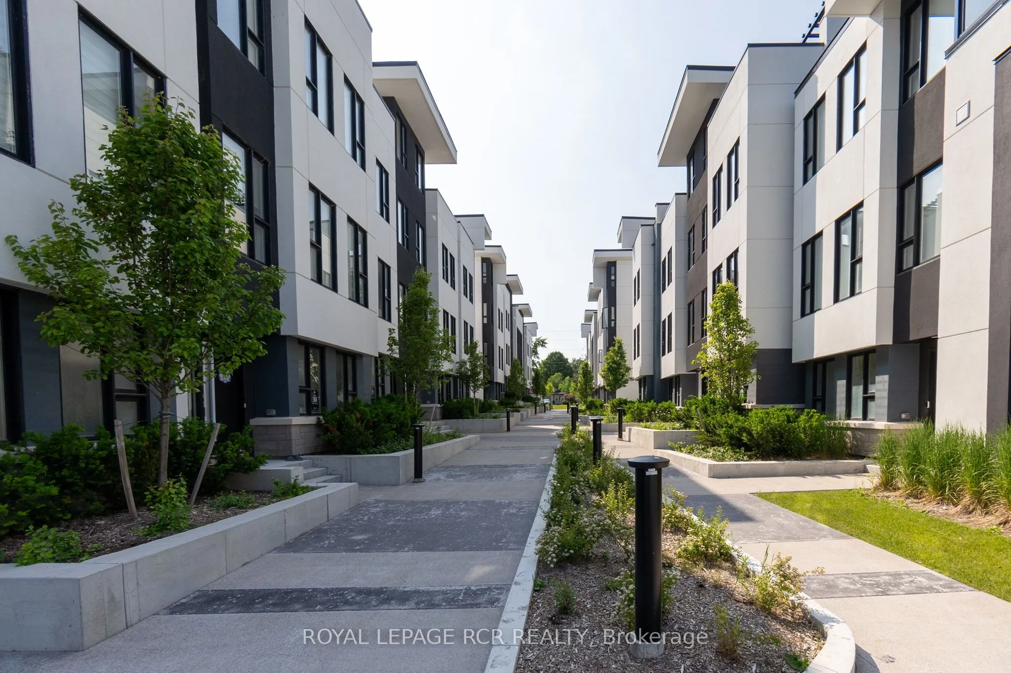 9 Bru-Lor Lane, ON L3V 8P4