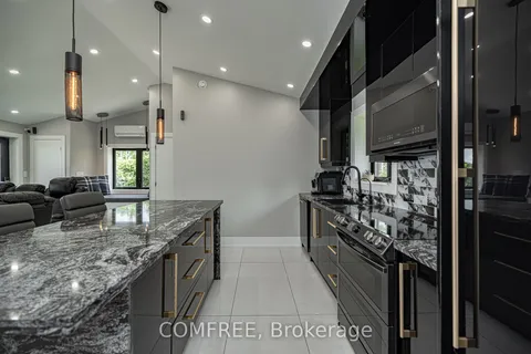 901 Woodland Drive, ON L3V 0R8