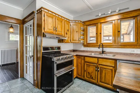324 Second Street, ON L4R 3R3