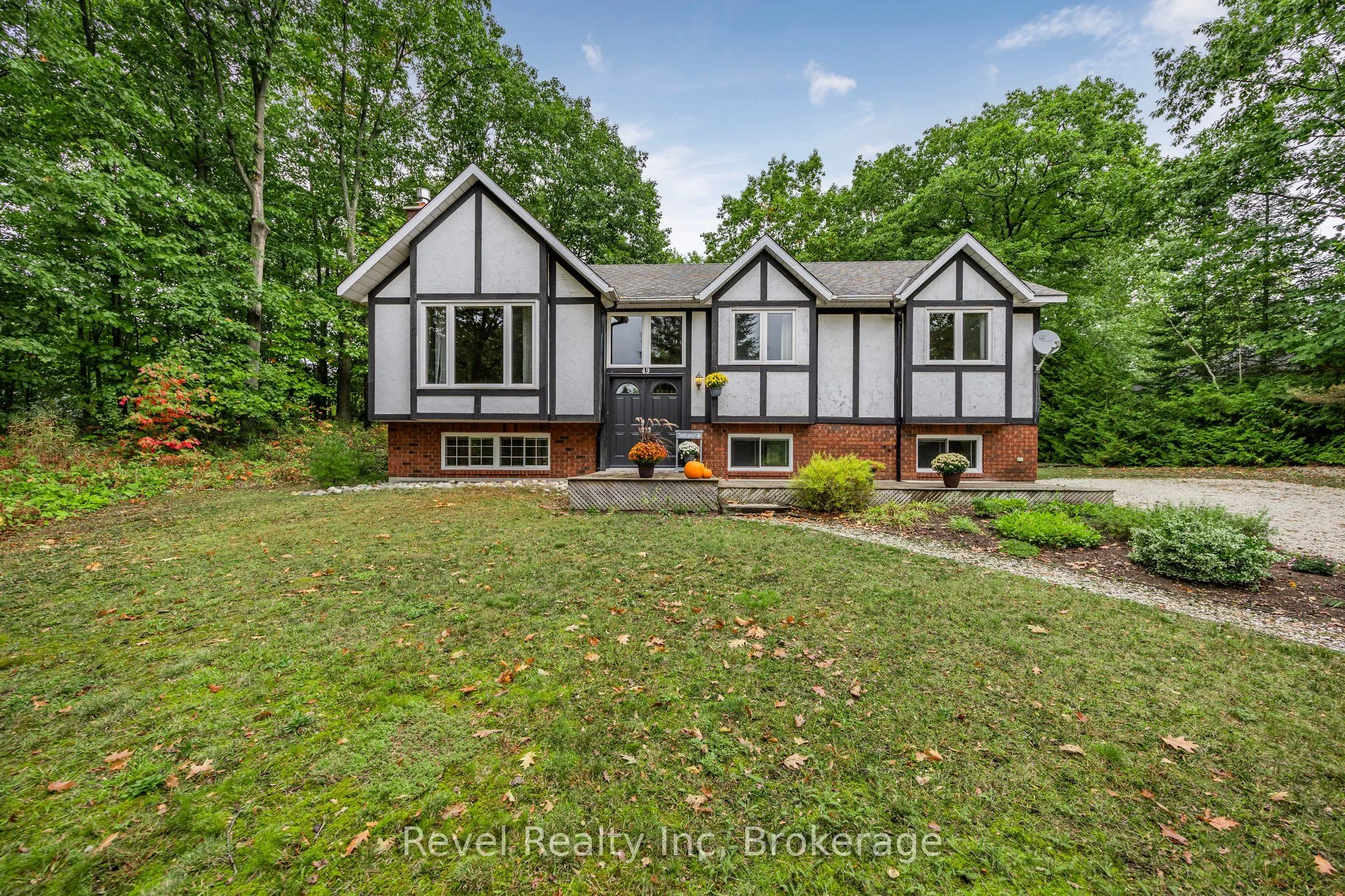 49 BIRCHWOOD Trail, ON L9Z 1B1