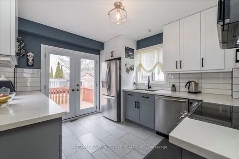 392 Big Bay Point Road, ON L4N 8A2