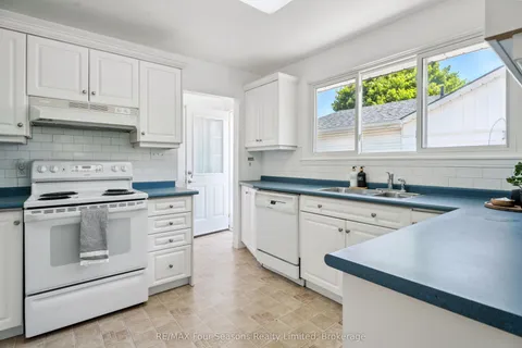 63 Rodney Street, ON L9Y 1C9