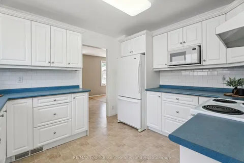 63 Rodney Street, ON L9Y 1C9