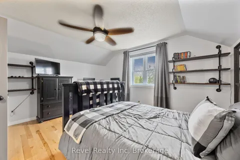 894 MONTREAL Street, ON L4R 5A7