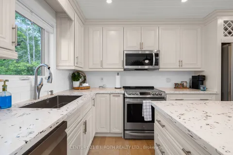 95 lakeshore Road, ON L0L 2E0