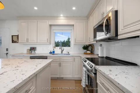 95 lakeshore Road, ON L0L 2E0