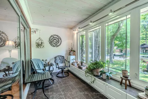828 Dominion Avenue, ON L4R 1S7