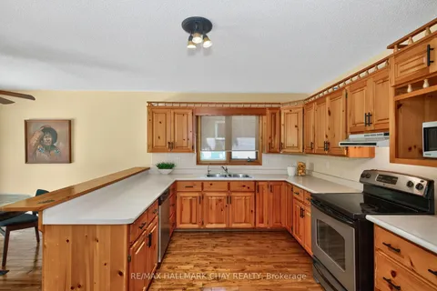 25 Cathedral Pines Road, ON L4M 4Y8